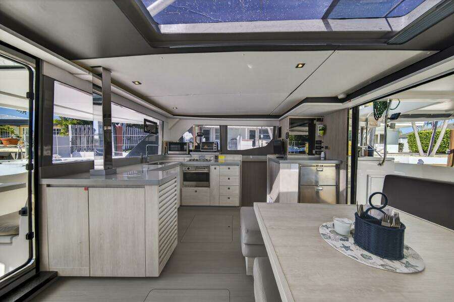 Side By Side 45ft Leopard Yacht For Sale