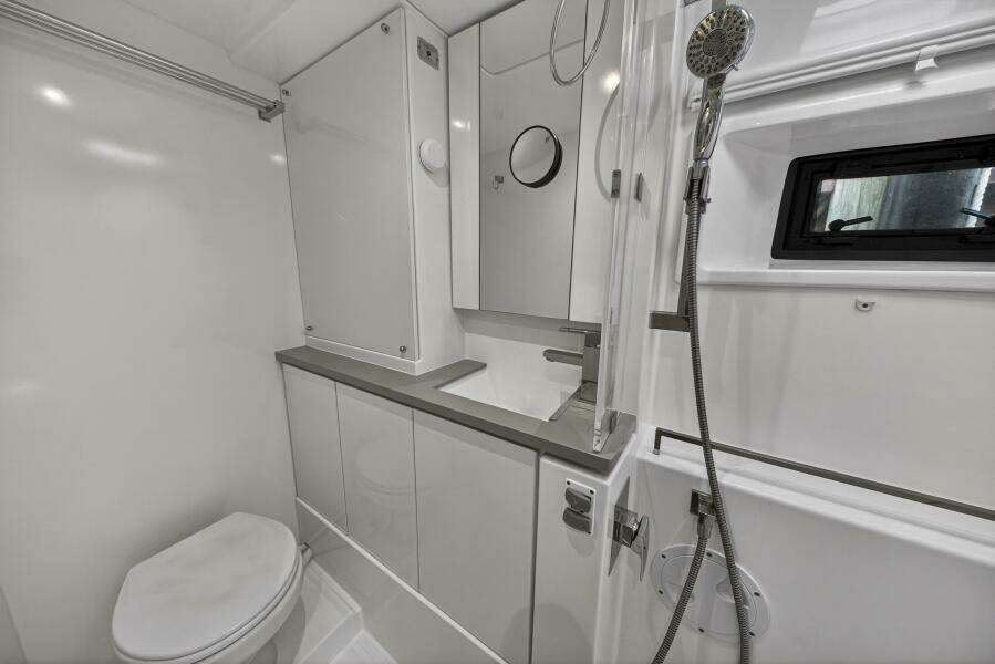 Side By Side 45ft Leopard Yacht For Sale