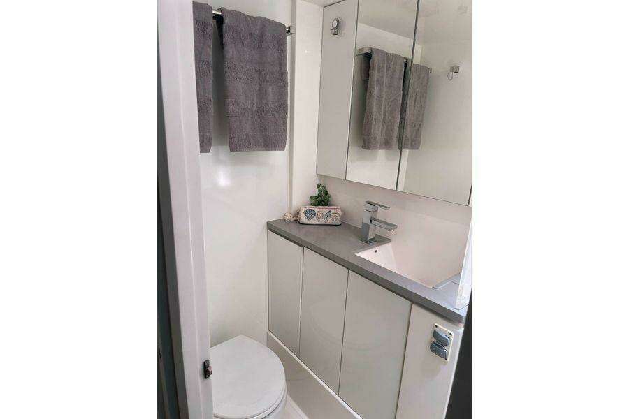 Side By Side 45ft Leopard Yacht For Sale