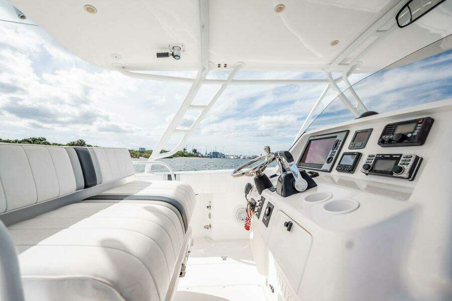 40ft Intrepid Yacht For Sale