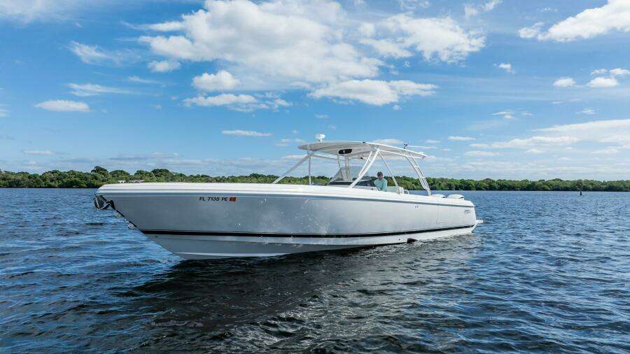 40ft Intrepid Yacht For Sale