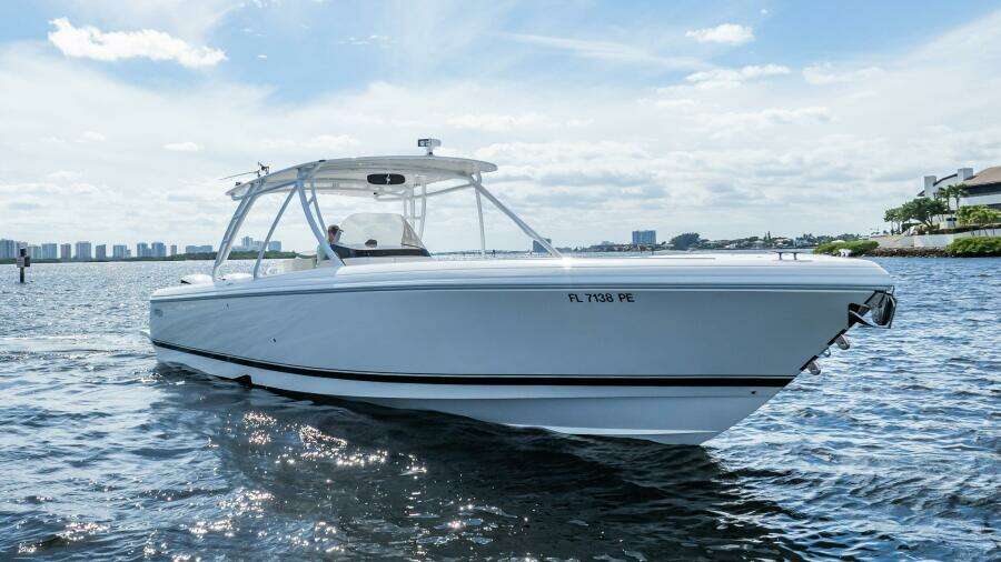 40ft Intrepid Yacht For Sale