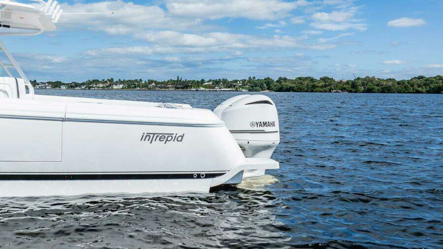 40ft Intrepid Yacht For Sale
