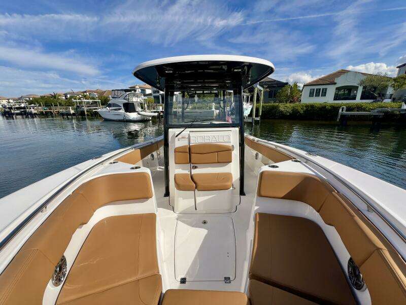 30ft Robalo Yacht For Sale