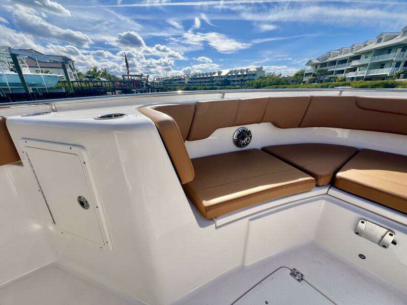 30ft Robalo Yacht For Sale