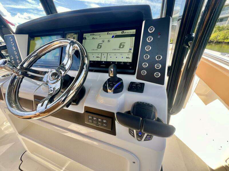 30ft Robalo Yacht For Sale