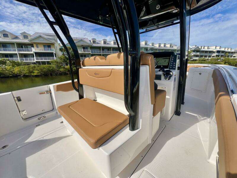 30ft Robalo Yacht For Sale