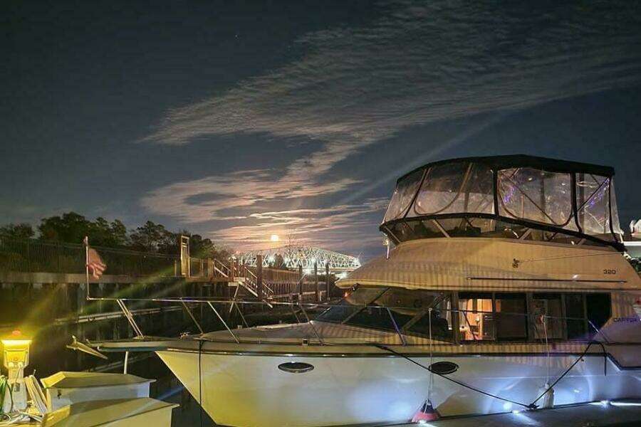 Limoncello 32ft Carver Yacht For Sale