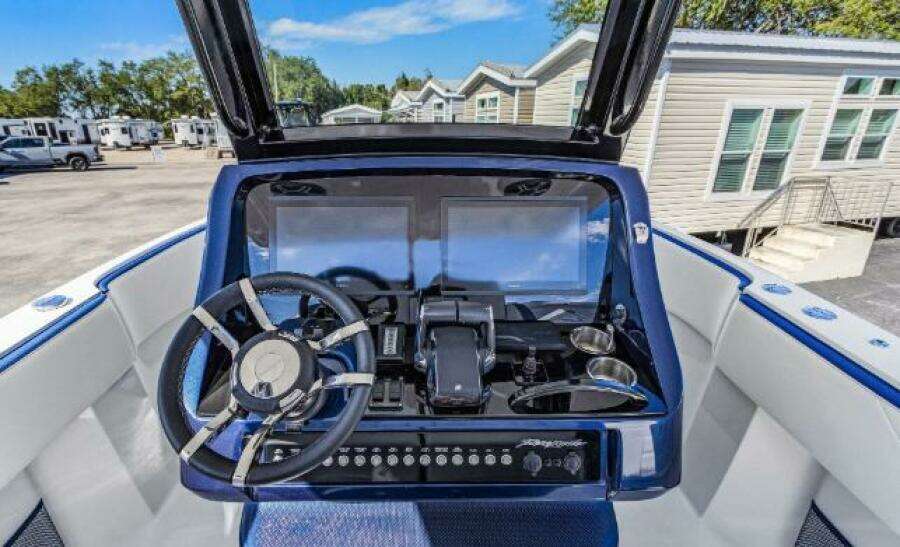 38ft Renegade Yacht For Sale