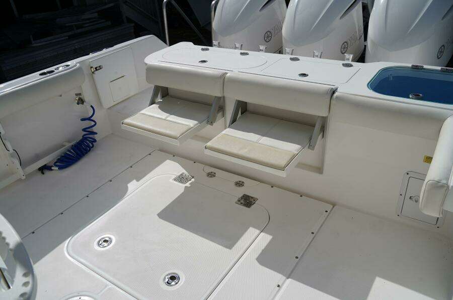 35ft Everglades Yacht For Sale