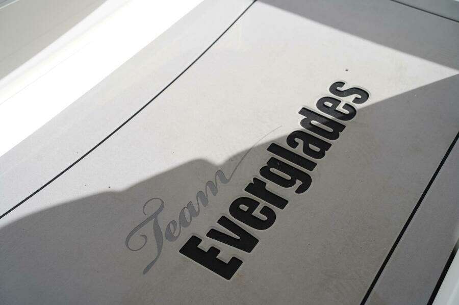 35ft Everglades Yacht For Sale