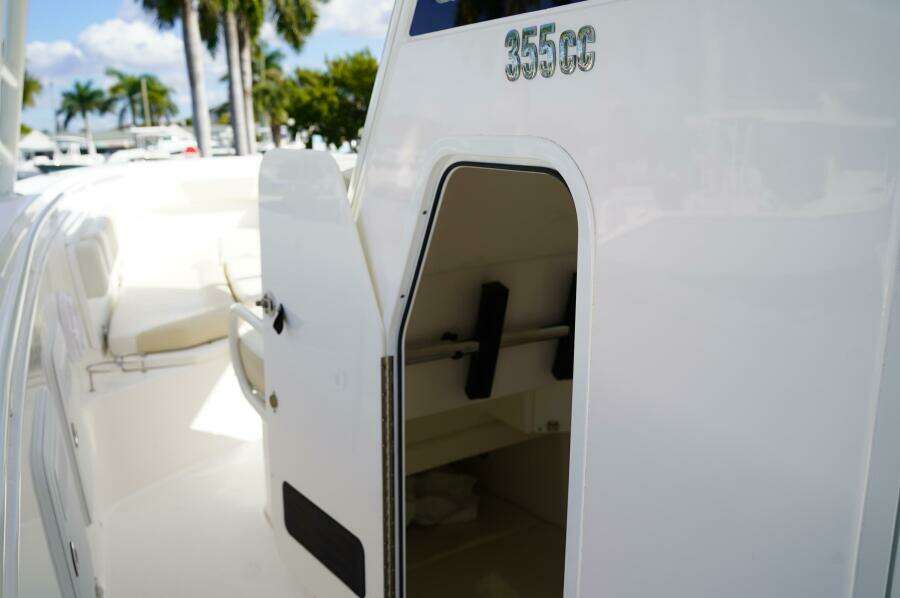 35ft Everglades Yacht For Sale