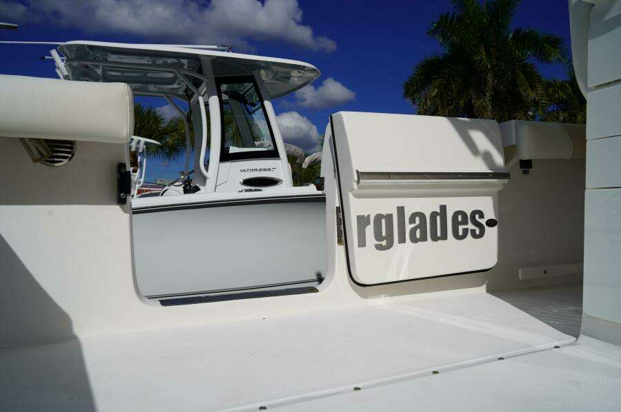35ft Everglades Yacht For Sale