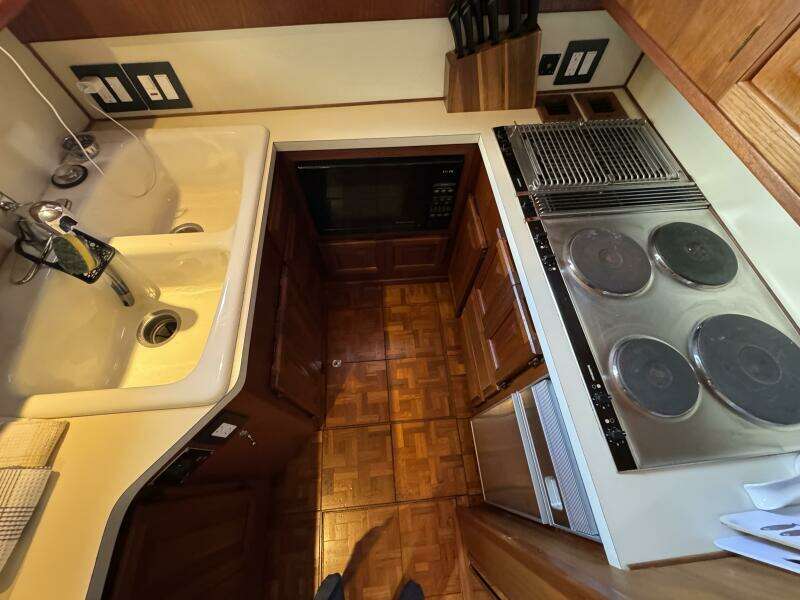 Sunshine State 48ft Viking Yacht For Sale