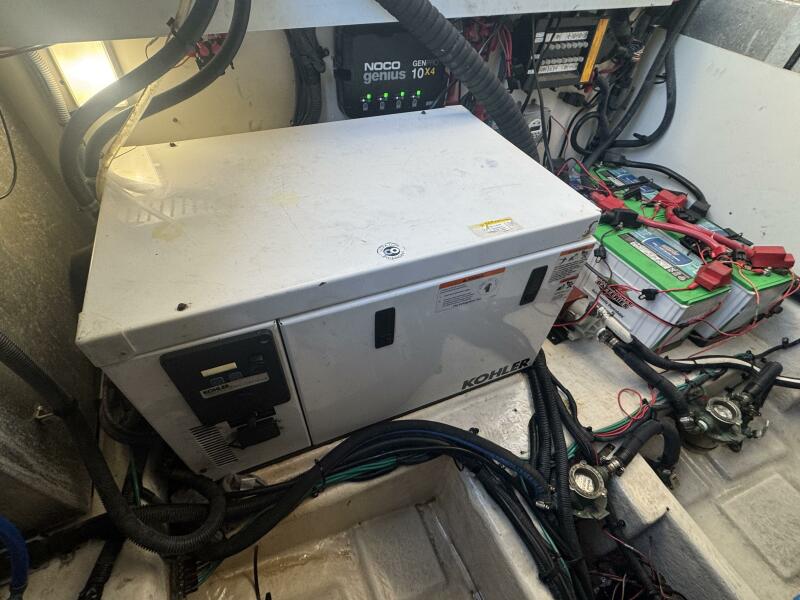 33' 2011 Sea Ray 330 Sundancer