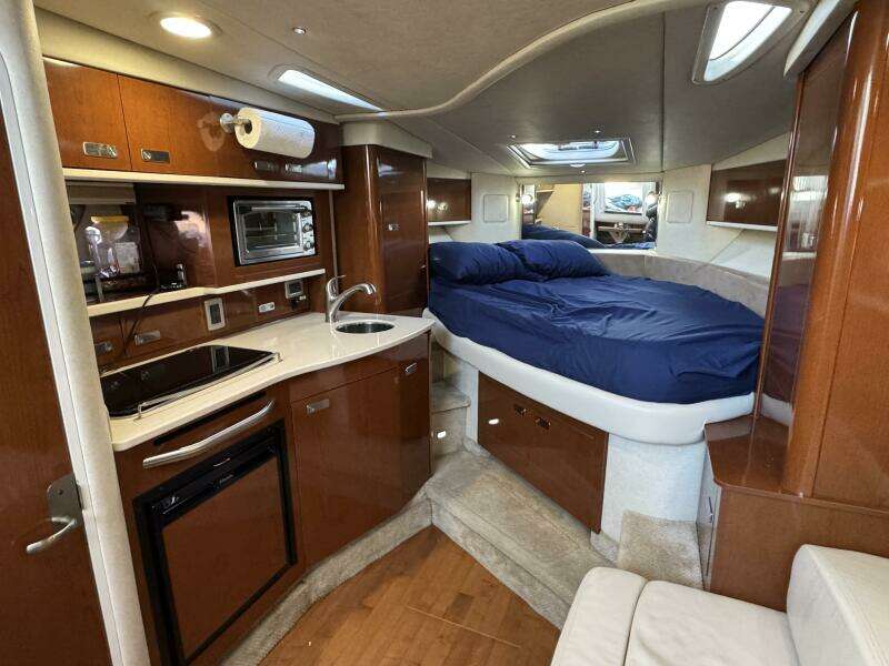 Pura Vida 33ft Sea Ray Yacht For Sale
