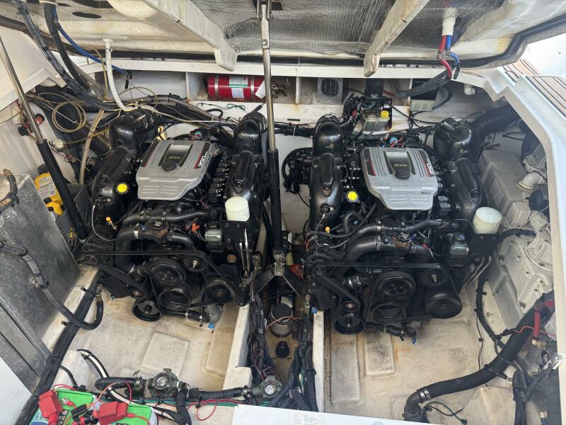 33' 2011 Sea Ray 330 Sundancer