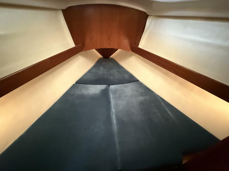 35' 1998 Beneteau OCEANIS 352