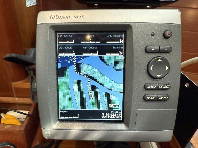 35' 1998 Beneteau OCEANIS 352