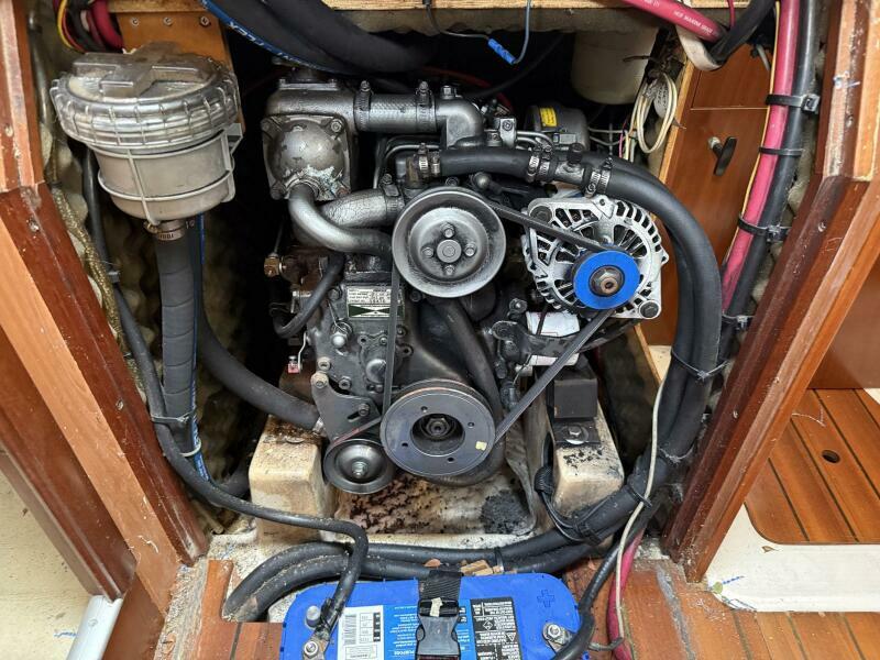 35' 1998 Beneteau OCEANIS 352