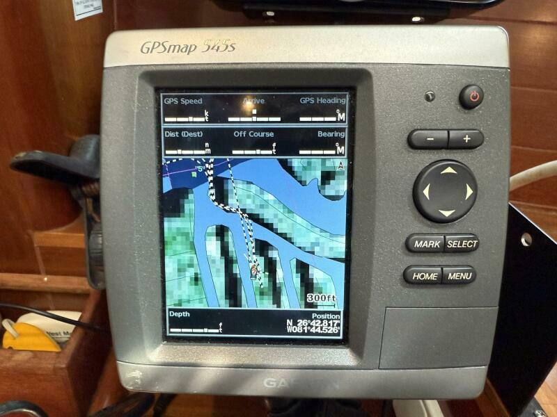 35' 1998 Beneteau OCEANIS 352