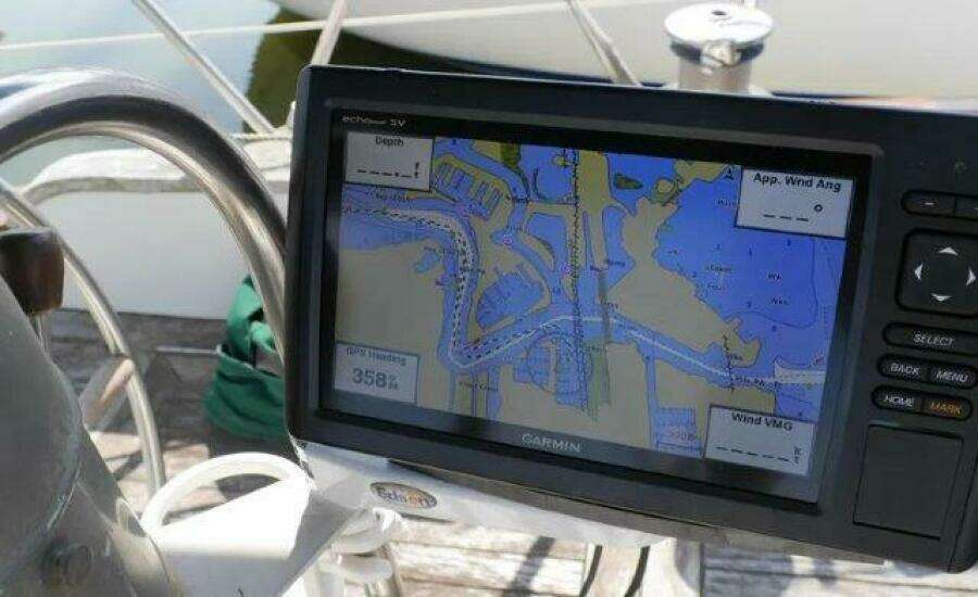 Flamboyant 37ft Tayana Yacht For Sale