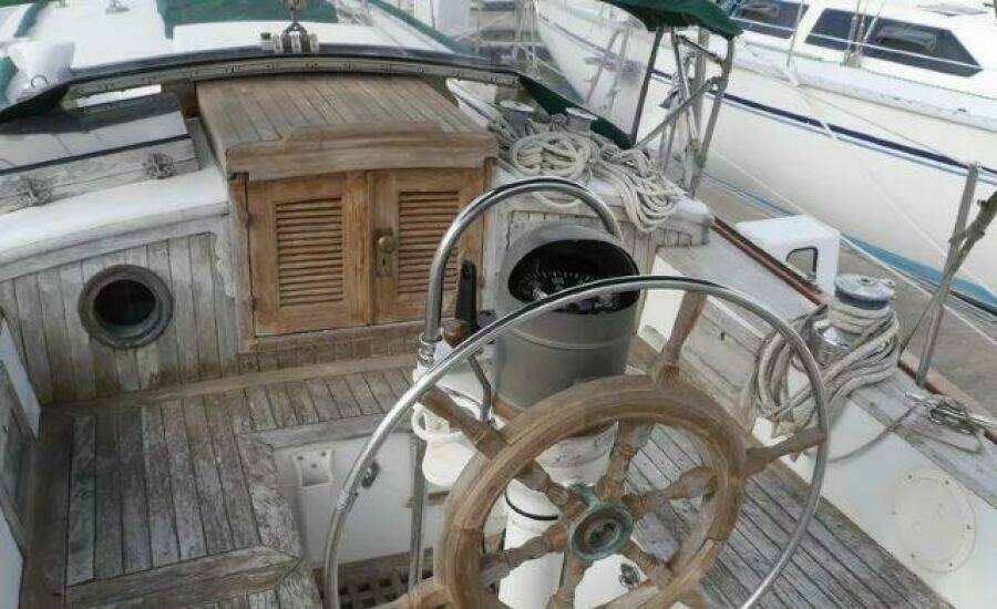 Flamboyant 37ft Tayana Yacht For Sale