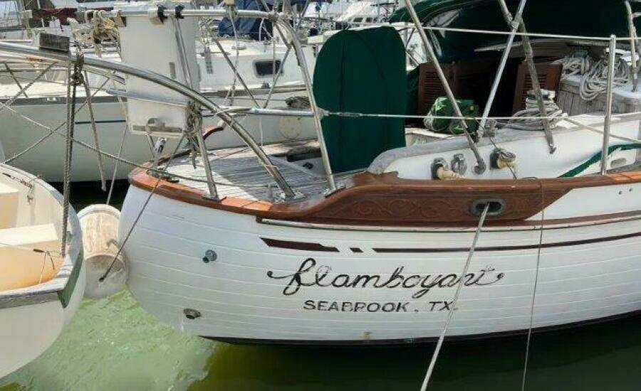 Flamboyant 37ft Tayana Yacht For Sale