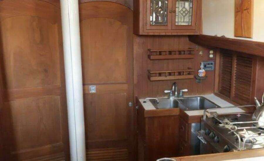 Flamboyant 37ft Tayana Yacht For Sale