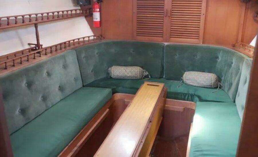 Flamboyant 37ft Tayana Yacht For Sale