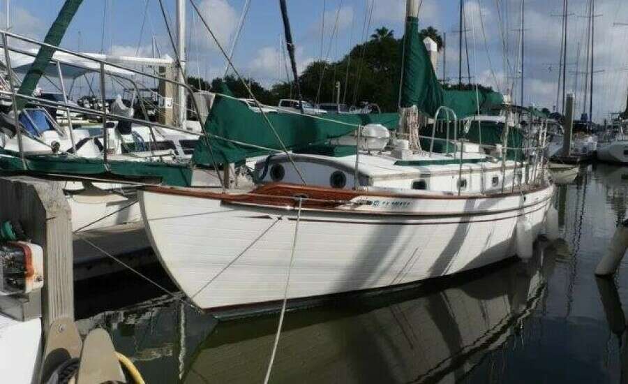 Flamboyant 37ft Tayana Yacht For Sale