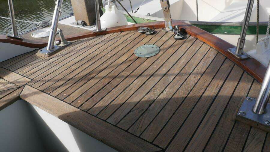 Flamboyant 37ft Tayana Yacht For Sale