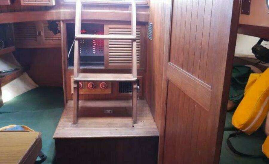 Flamboyant 37ft Tayana Yacht For Sale