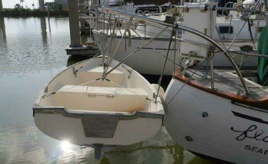 Flamboyant 37ft Tayana Yacht For Sale