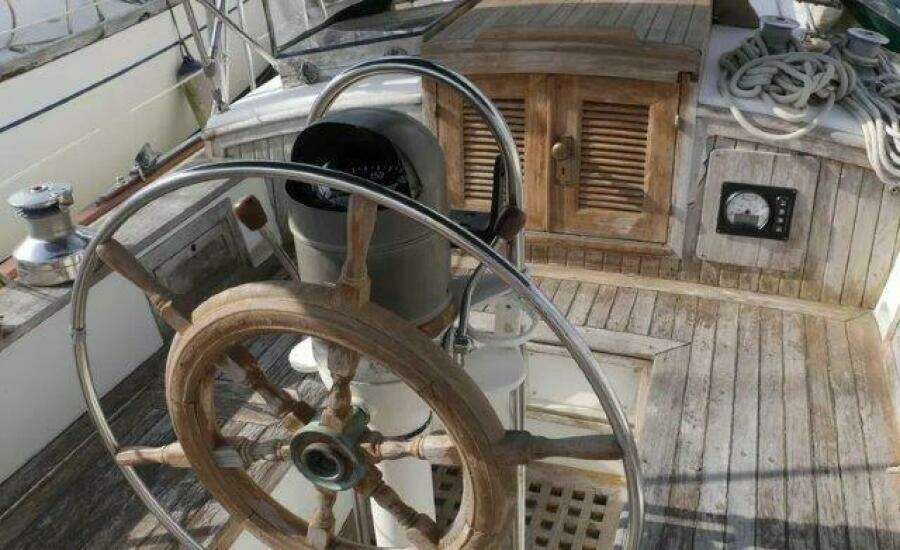 Flamboyant 37ft Tayana Yacht For Sale