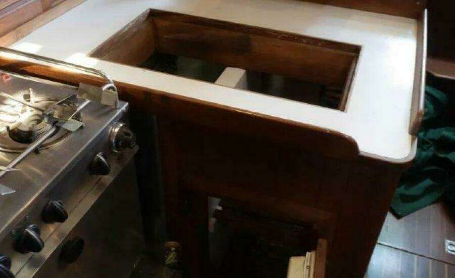 Flamboyant 37ft Tayana Yacht For Sale