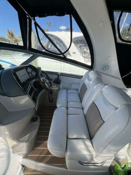 Alcira 31ft Four Winns Yacht For Sale