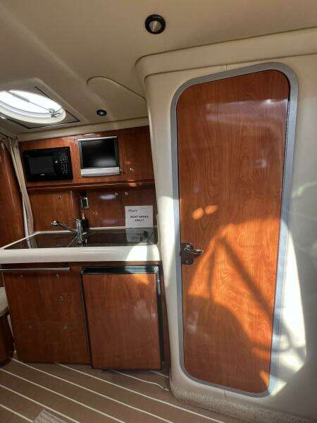 Alcira 31ft Four Winns Yacht For Sale