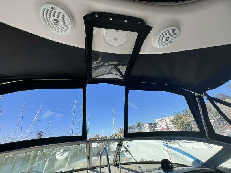 Alcira 31ft Four Winns Yacht For Sale