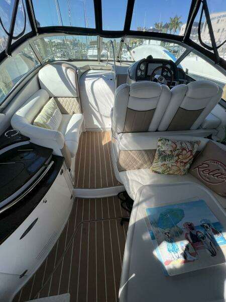 Alcira 31ft Four Winns Yacht For Sale