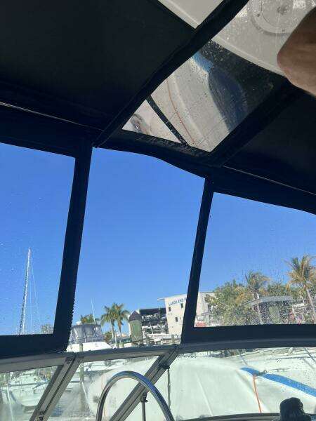 Alcira 31ft Four Winns Yacht For Sale