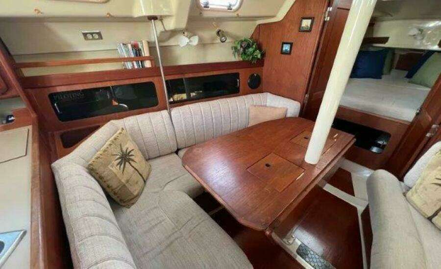 Catch My Drift 35ft Hunter Yacht For Sale