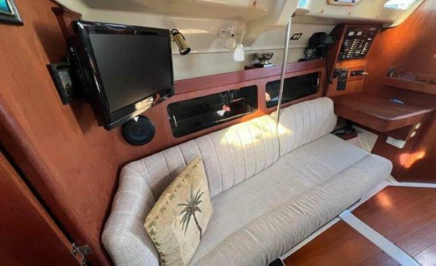 35' 1990 Hunter 35.5