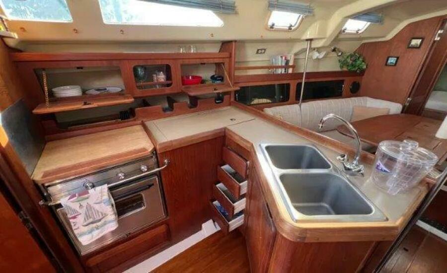 35' 1990 Hunter 35.5