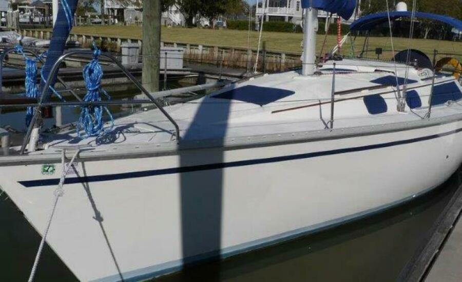 35' 1990 Hunter 35.5