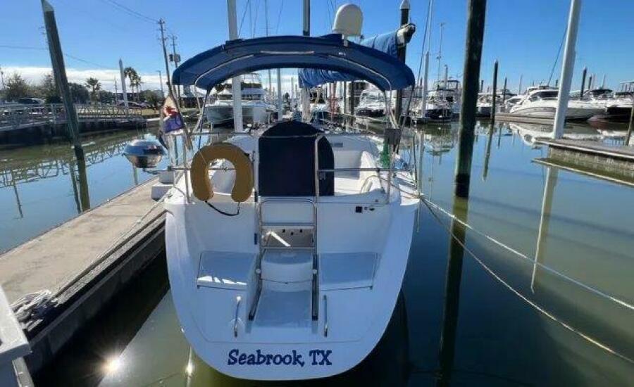 35' 1990 Hunter 35.5