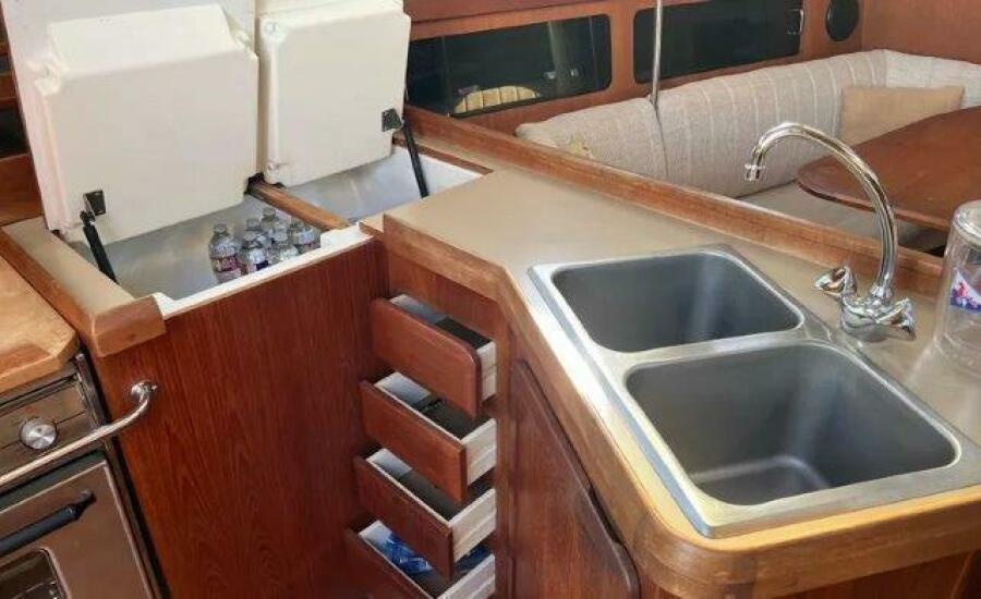 35' 1990 Hunter 35.5