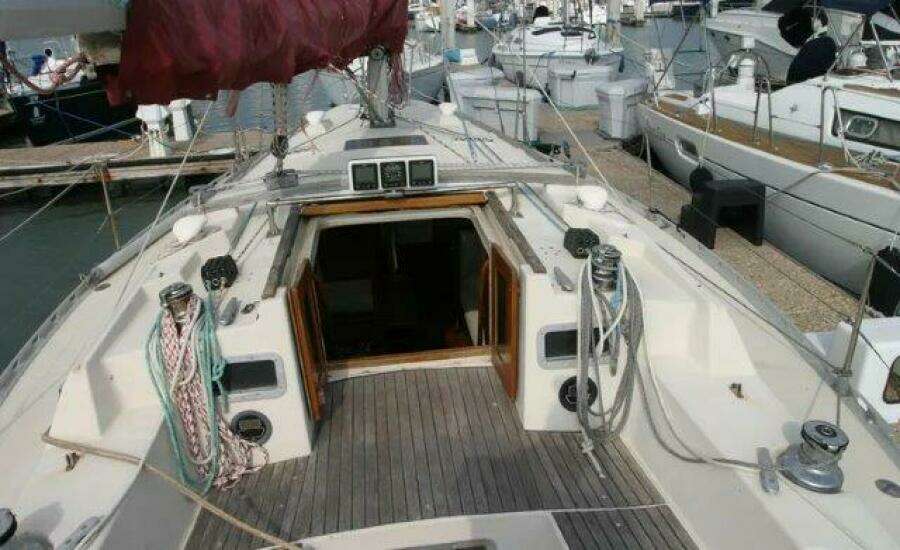 La Tarte 38ft Beneteau Yacht For Sale
