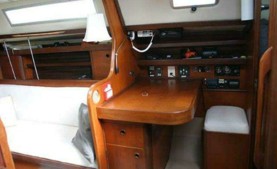 La Tarte 38ft Beneteau Yacht For Sale