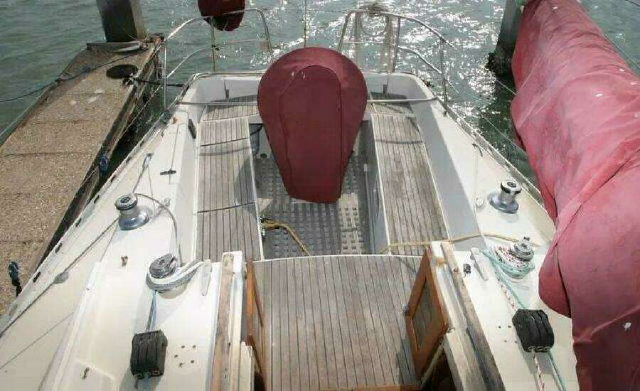 La Tarte 38ft Beneteau Yacht For Sale